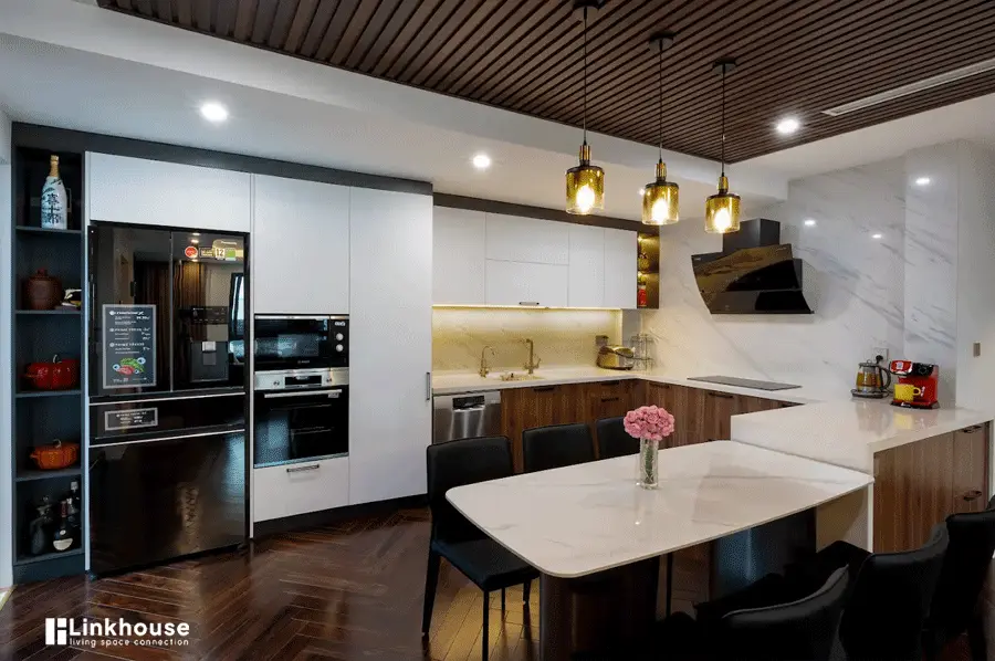 Thi công tủ bếp hợp kim cánh gỗ sang trọng cho nhà phố Hà Nội